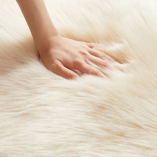 Faux Fur Rug Beige Small Area Rug (2' x 3' (Sheepskin) / Beige)
