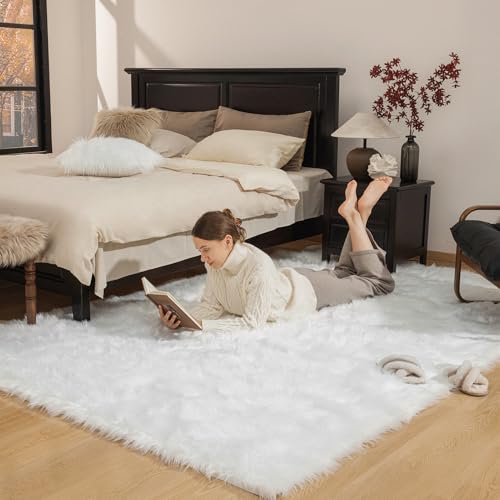 Ashler Faux Fur Rug (7' x 5' (Rectangular) / C-white)