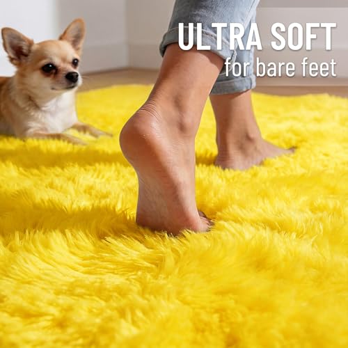 2x3 Machine Washable Small Bedside Rug (2x3 Ft / Yellow)