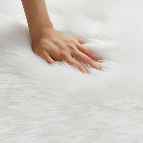 Faux Fur Rug White Ultra Soft Fluffy Shag Sheepskin Rug (2' x 6' (Rectangular) / White)