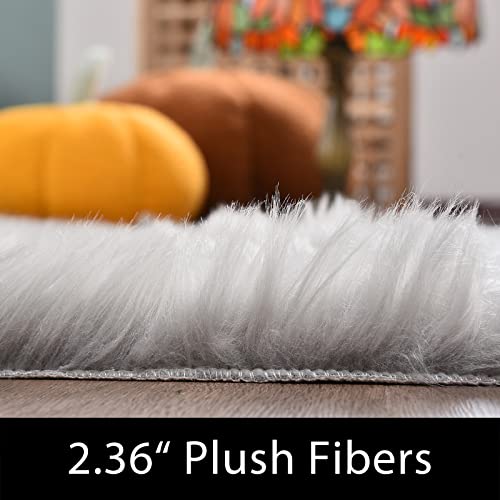 Faux Sheepskin Fur Rug 2x4 Feet Light Grey Fluffy Rugs Shag Furry Rug Small Area Rugs Carpet for Bedroom Living Room (2' x 4' (Sheepskin) / Grey)