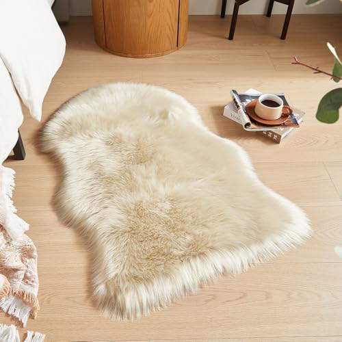 Faux Fur Rug Beige Small Area Rug (2' x 3' (Sheepskin) / Beige)