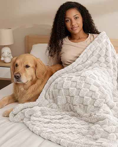 Plush Checkered Fleece Blanket Linen Throw (Linen / Throw)