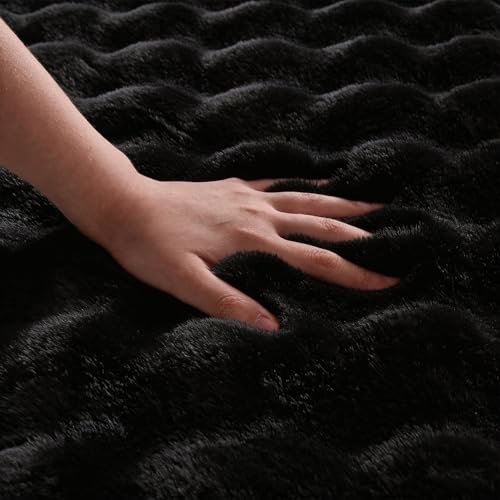 Black Rabbit Plush Rug 2'x3' (Black / 2' x 3' (Rectangular))
