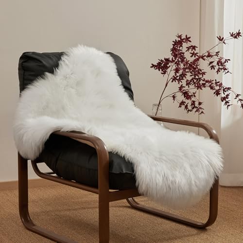 Ashler Faux Fur Rug (2" x 3" (Oval) / C-white)