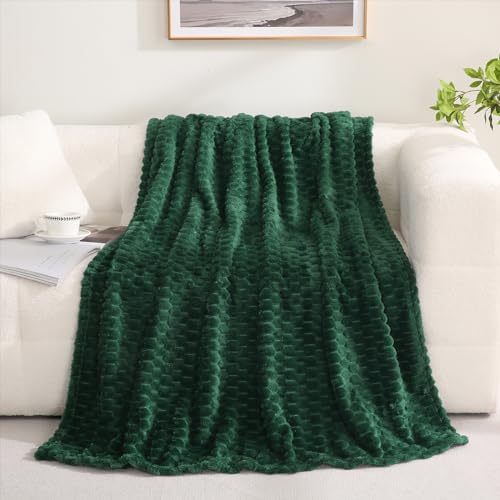 Dark Hunter Green Throw Blanket 50"×60" Fuzzy 3D Jacquard Decorative (Dark Green / 50"×60”)
