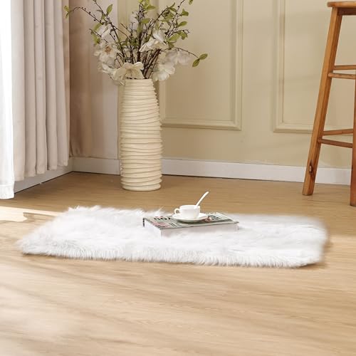 White Faux Sheepskin Shaggy Fur Rug for Living Room Soft Plush Machine Washable Fluffy 4x6 Area Rugs for Bedroom Nursery Rug (4' x 6' (Rectangular) / White)