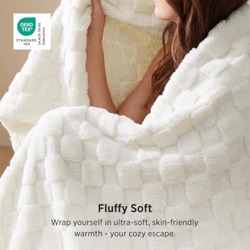 Checkered Fleece Throw Blankets for Bed (White / Throw XL (50" X 70"))