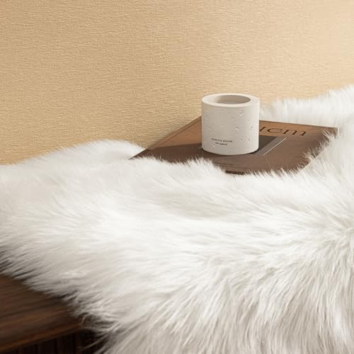 Ashler Faux Fur Rug (6' x 2' (Irregular) / C-white)