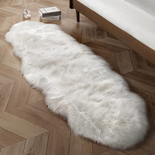 Ashler Faux Fur Rug (6' x 2' (Irregular) / C-white)