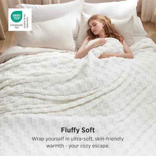 Checkered Soft Cozy Queen Blanket for Bed (White / Queen (90" X 90"))