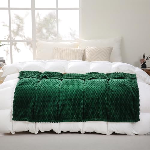 Dark Hunter Green Throw Blanket 50"×60" Fuzzy 3D Jacquard Decorative (Dark Green / 50"×60”)