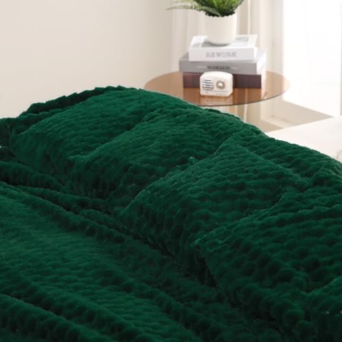 Dark Hunter Green Throw Blanket 50"×60" Fuzzy 3D Jacquard Decorative (Dark Green / 50"×60”)