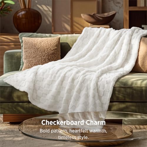 Checkered Fleece Throw Blankets for Bed (White / Throw XL (50" X 70"))