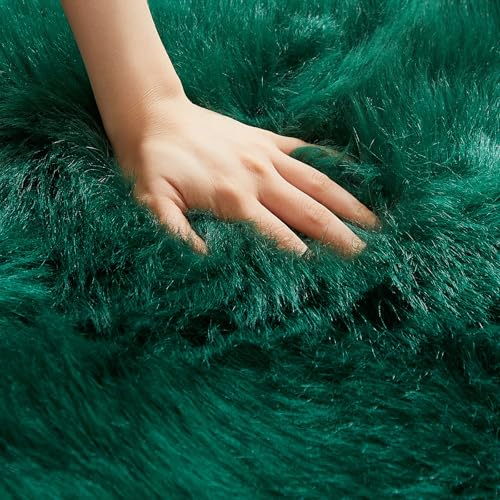 Faux Fur Rug Dark Green Ultra Soft Fluffy Shag Sheepskin Rug (2' x 6' (Rectangular) / Dark Green)