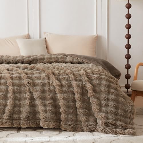Soft Bubble Faux Fur Throw Blanket (Cationic Brown / 60“x80”)