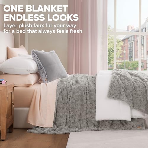Adalee Queen Blanket (Grey / Full/Queen)