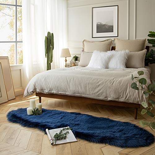 Ashler Faux Fur Rug (6' x 2' (Irregular) / C-navy Blue)