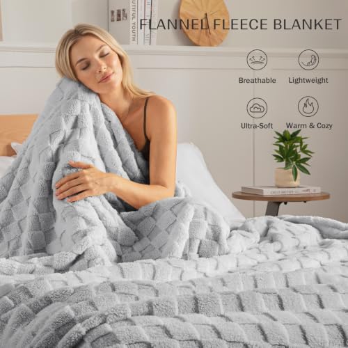 3D Checkered Fleece King Blanket for Bed (Light Grey / King (104"x90"))
