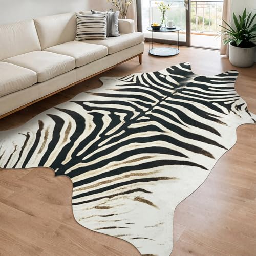 Western Faux Zebra Rug (5'2" X 6'3" (Irregular) / Black and White)