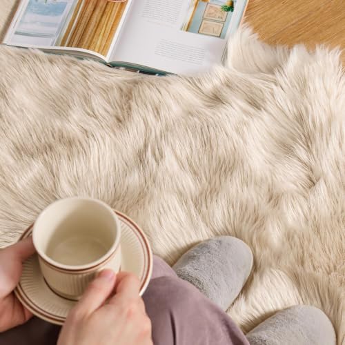 Fluffy Area Rug 2'x3' Cloud Faux Fur Sheepskin Rug for Bedroom Beige (2' x 3' (Cloud) / Beige)