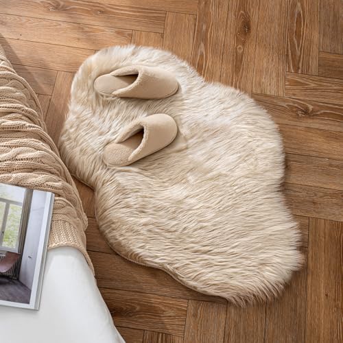 Fluffy Area Rug 2'x3' Cloud Faux Fur Sheepskin Rug for Bedroom Beige (2' x 3' (Cloud) / Beige)