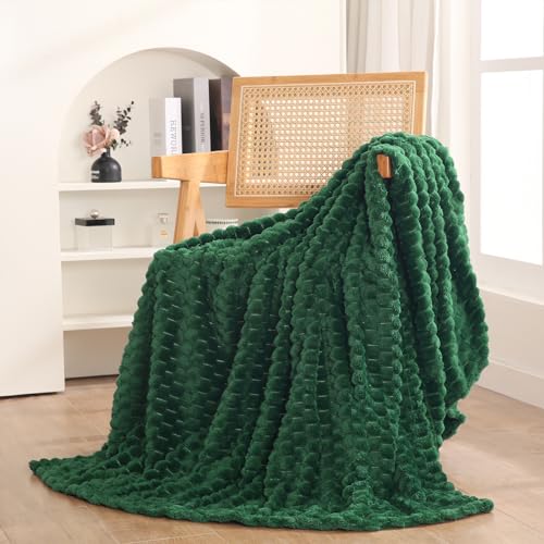 Dark Hunter Green Throw Blanket 50"×60" Fuzzy 3D Jacquard Decorative (Dark Green / 50"×60”)