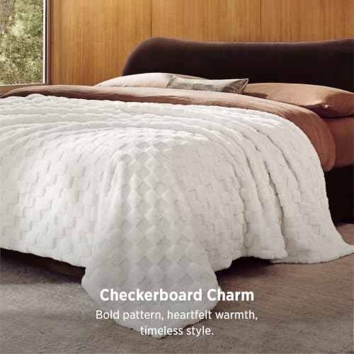 Checkered Soft Cozy Queen Blanket for Bed (White / Queen (90" X 90"))