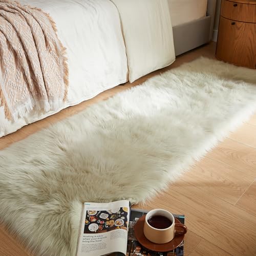 Faux Fur Rug Light Grey Ultra Soft Fluffy Shag Sheepskin Rug (2' x 6' (Rectangular) / Light Grey)