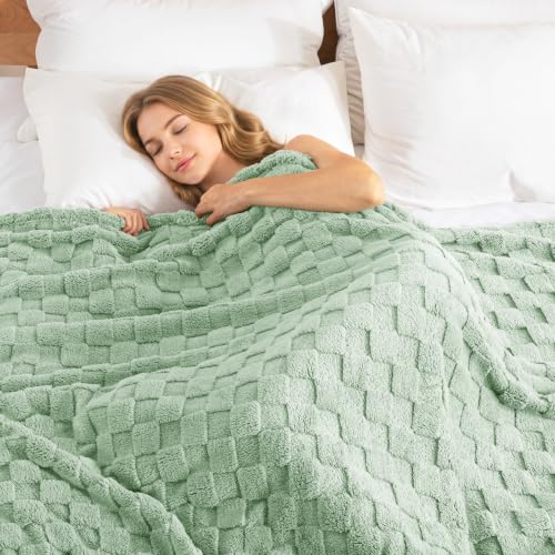 3D Checkered Fleece King Blanket for Bed (Sage Green / King (104"x90"))