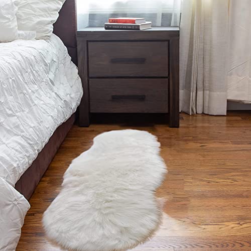 Faux Sheepskin 2x4 Shag Throw Rugs White Fur Sheep Skin Rug Carpet Alfombras para Habitacion Furry Rug for Bedroom Cushion Home Décor (2' x 4' (Sheepskin) / White)