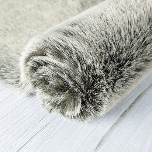 Ashler Faux Fox Fur Rug (Green White / 2 x 3 ft)