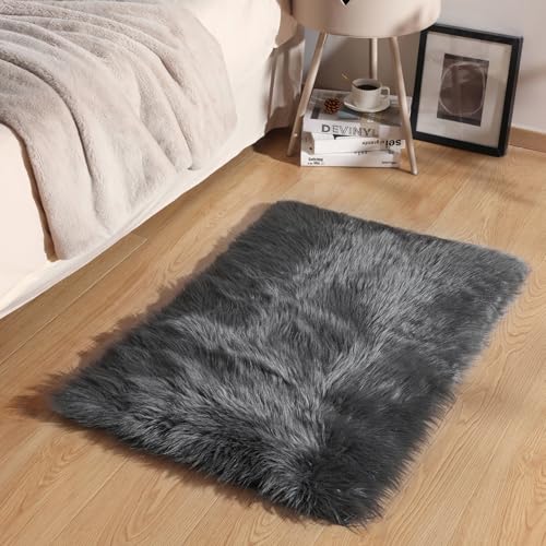 Ashler Faux Fur Rug (2'11" x 2' (Rectangular) / C-dark Grey)
