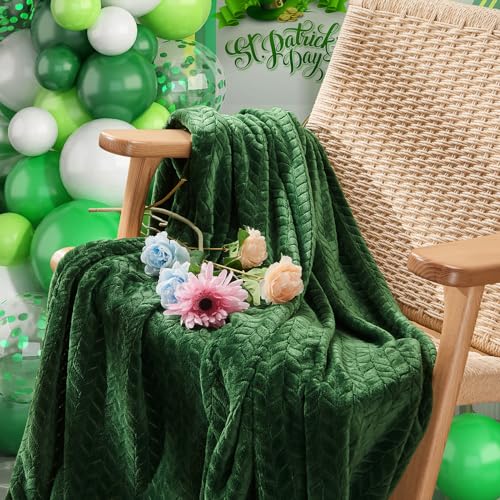 Fleece Twin Blanket for Bed Green Throw Blanket for Couch Super Soft Cozy Warm Blankets and Throws Lightweight Fuzzy Large Blanket for Sofa Bed Office (A-green / Twin/Twin XL-60x90 IN)