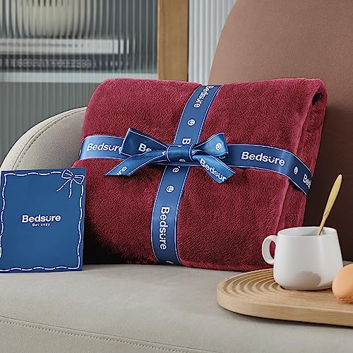 GentleSoft Fleece Throw XL Blanket Red (Red / Throw XL (50" X 70"))