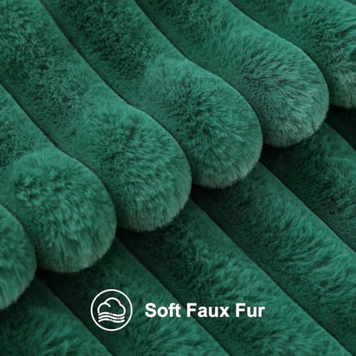 Fall Faux Fur Throw Pillow Covers 22x22 Set of 2 Christmas Green (Christmas Green / 22" x 22" (Pack of 2))