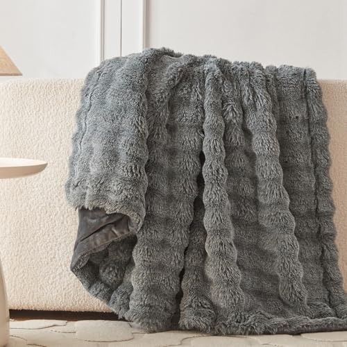 Soft Bubble Faux Fur Throw Blanket (Cationic Light Grey / 60“x80”)
