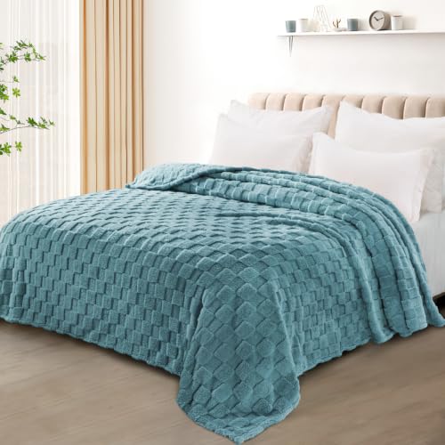 3D Checkered Fleece King Blanket for Bed (Celadon / King (104"x90"))