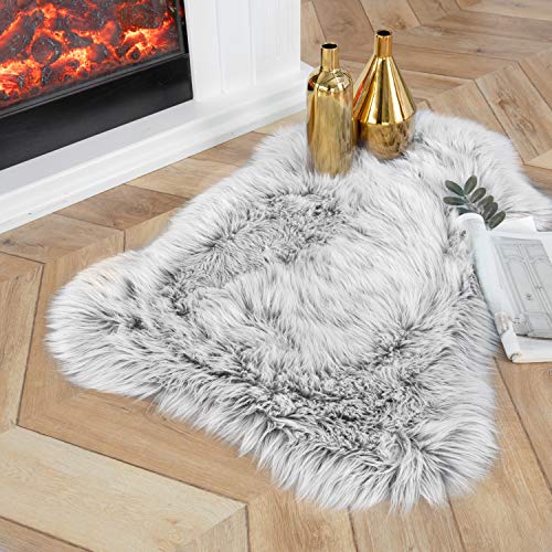 Ashler Faux Fur Rug (3' x 2' (Irregular) / R-frosted Bottom Gray)
