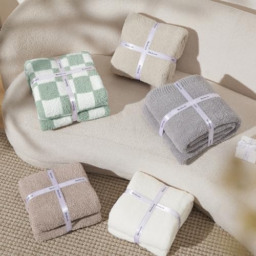 GentleSoft Checkered Throw Blanket for Couch (09 - Checkered Green / Throw (50" X 60"))