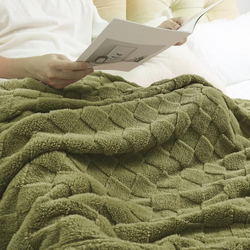 3D Checkered Fleece Throw Blanket for Couch (Olive Green / Throw (50"x60"))