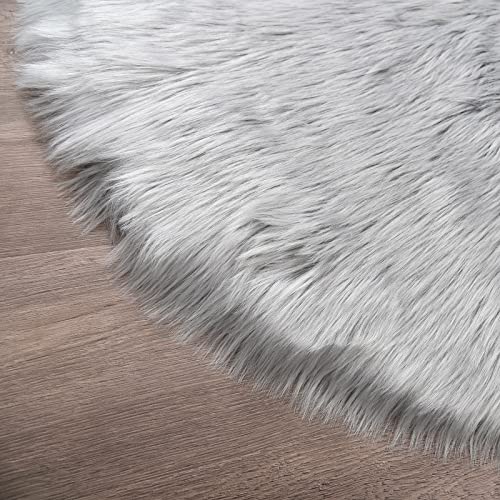 Round 3ft Small Fur Rug Grey Fluffy Faux Sheepskin Cute Circle Rugs for Bedroom Washable Furry Rug Home Décor (3' (Round) / Grey)