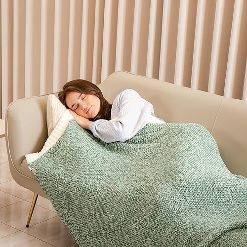 Green Throw Blanket (Green / Throw (50"x60"))