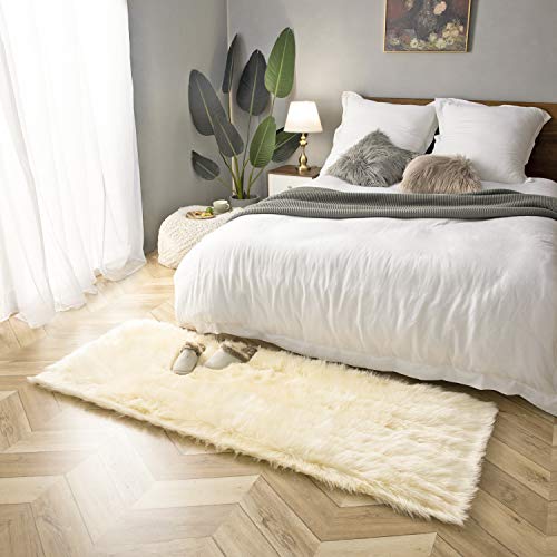 Ashler faux fur rug (6' x 2'2" (Rectangular) / C-yellow)