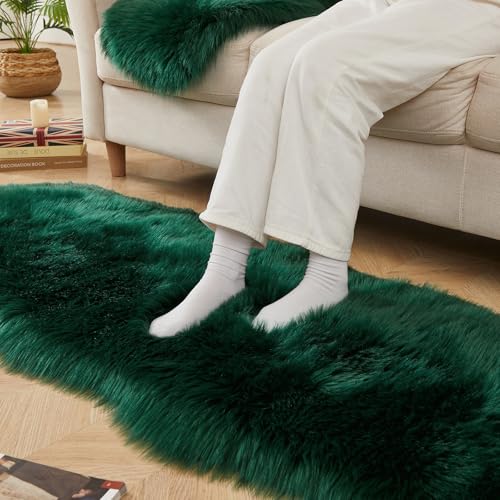Faux Sheepskin Rug (2' x 6' (Sheepskin) / Dark Green)