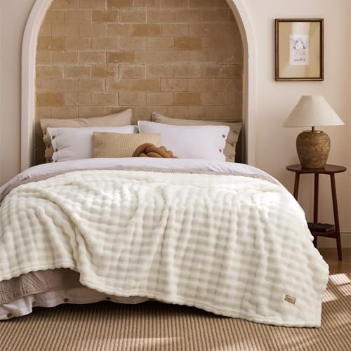 Cloud Bubble Fleece Queen Blanket for Bed (01 Off White / Queen (90" X 90"))