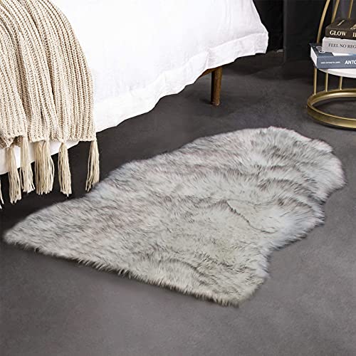 White Black Faux Fur Rug 2x3 ft (White Black / 2' x 3' (Oval))