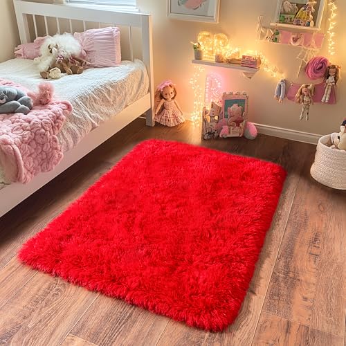Small Area Rug (3' x 2' (Rectangular) / Red)