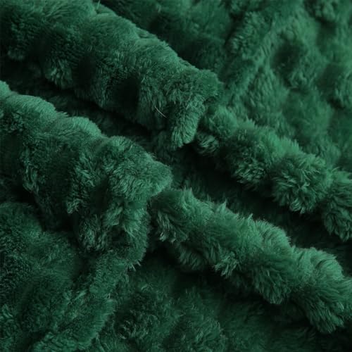 Dark Hunter Green Throw Blanket 50"×60" Fuzzy 3D Jacquard Decorative (Dark Green / 50"×60”)