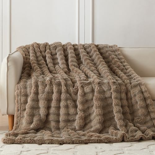 Soft Bubble Faux Fur Throw Blanket (Cationic Brown / 60“x80”)